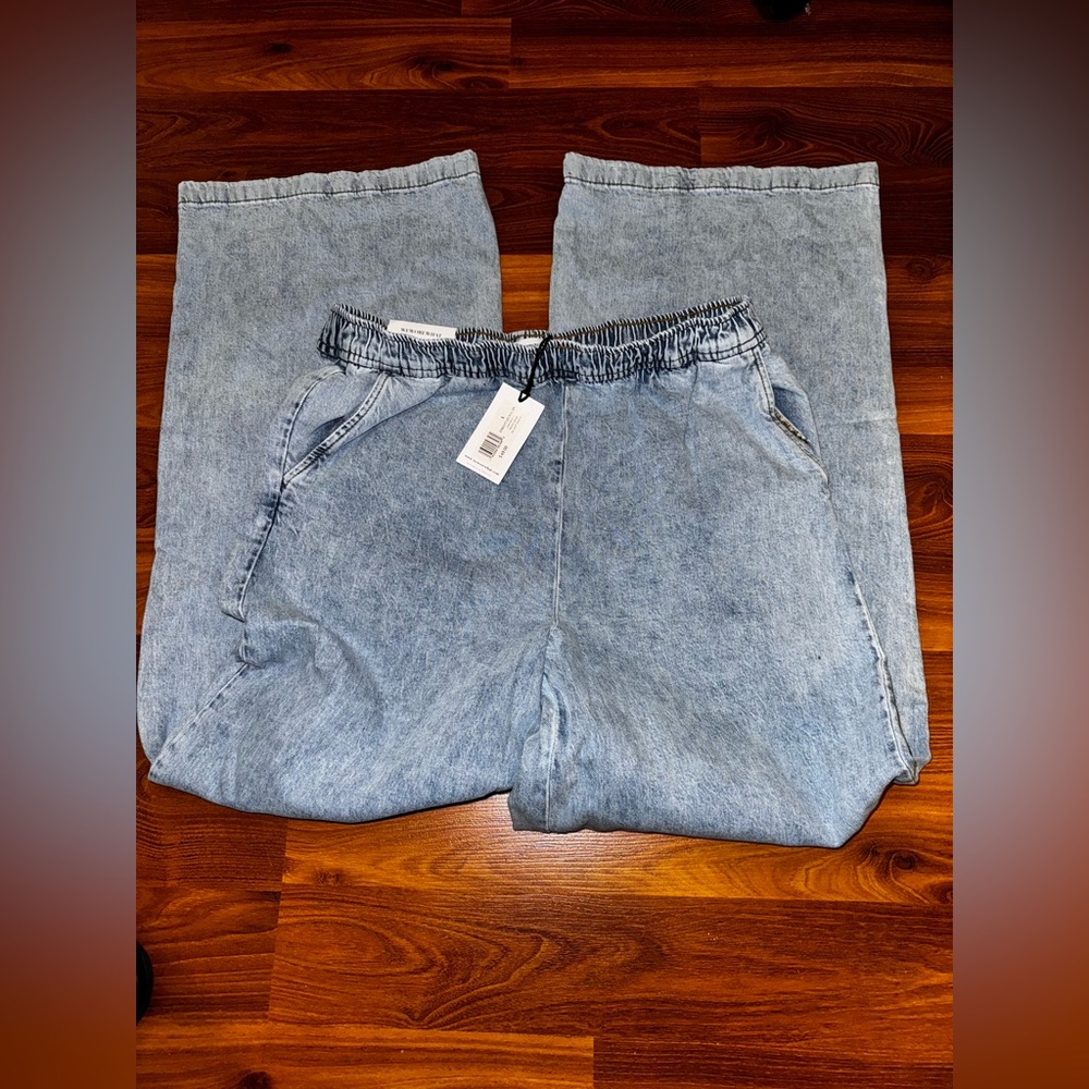 WeWoreWhat Light Wash Straight Leg Pull On